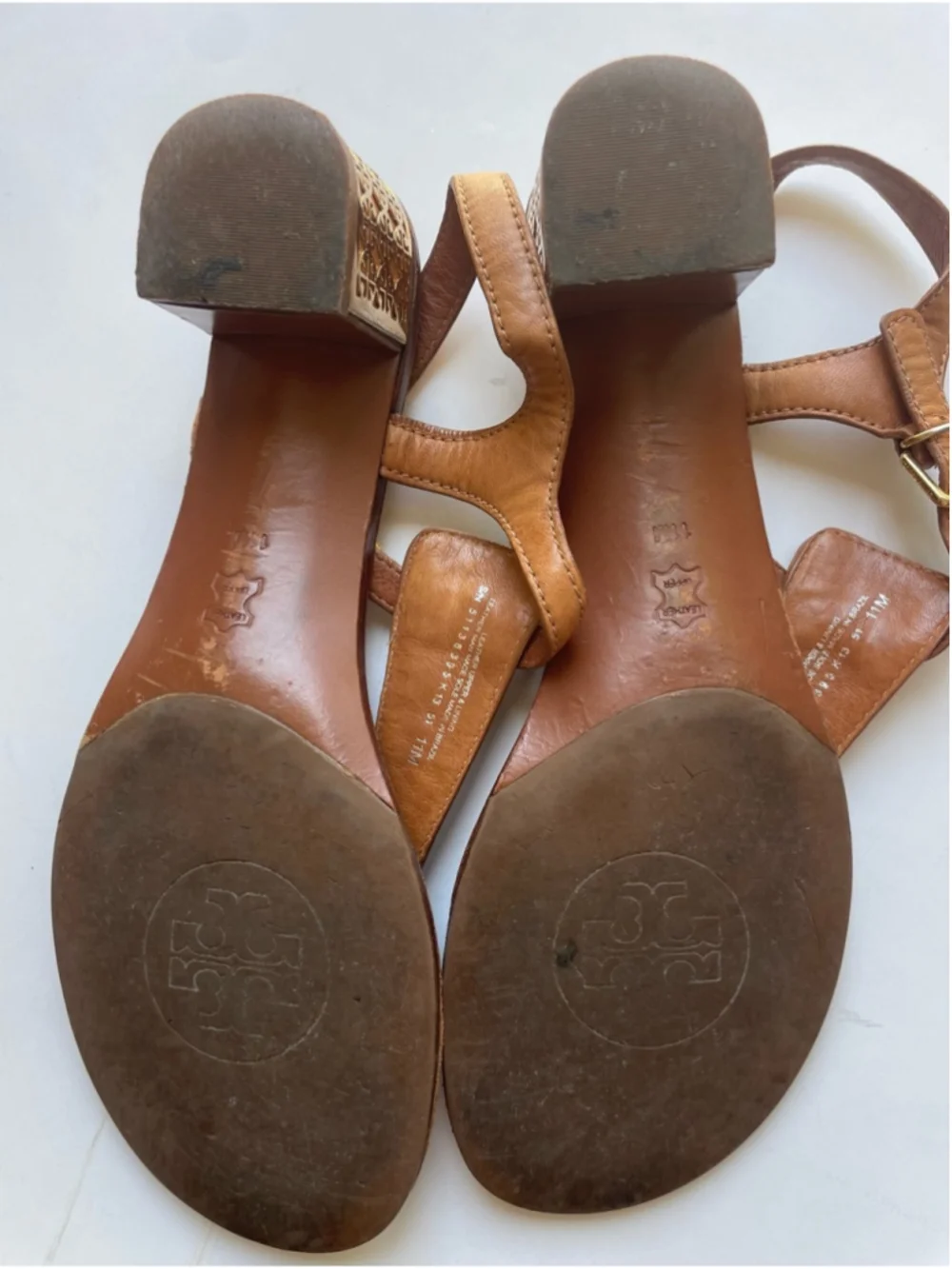 Tory Burch Leather Thong Sandals Block Heel Logo Hardware Brown 11M Brazil